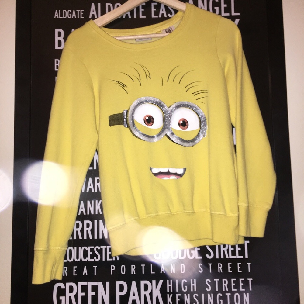MINIONS DESPICABLE ME SWEATER SIZE XS/S